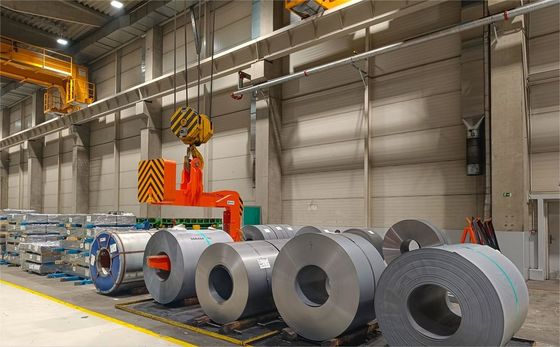 Hot Roll Coil Q195 Q235B Thickness 1.2mm - 25.4mm  25 Tons Per Coil Silver Gray Build Houses